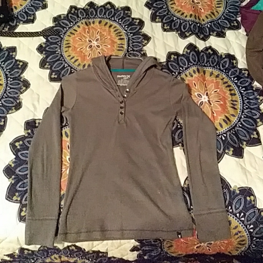 gray top